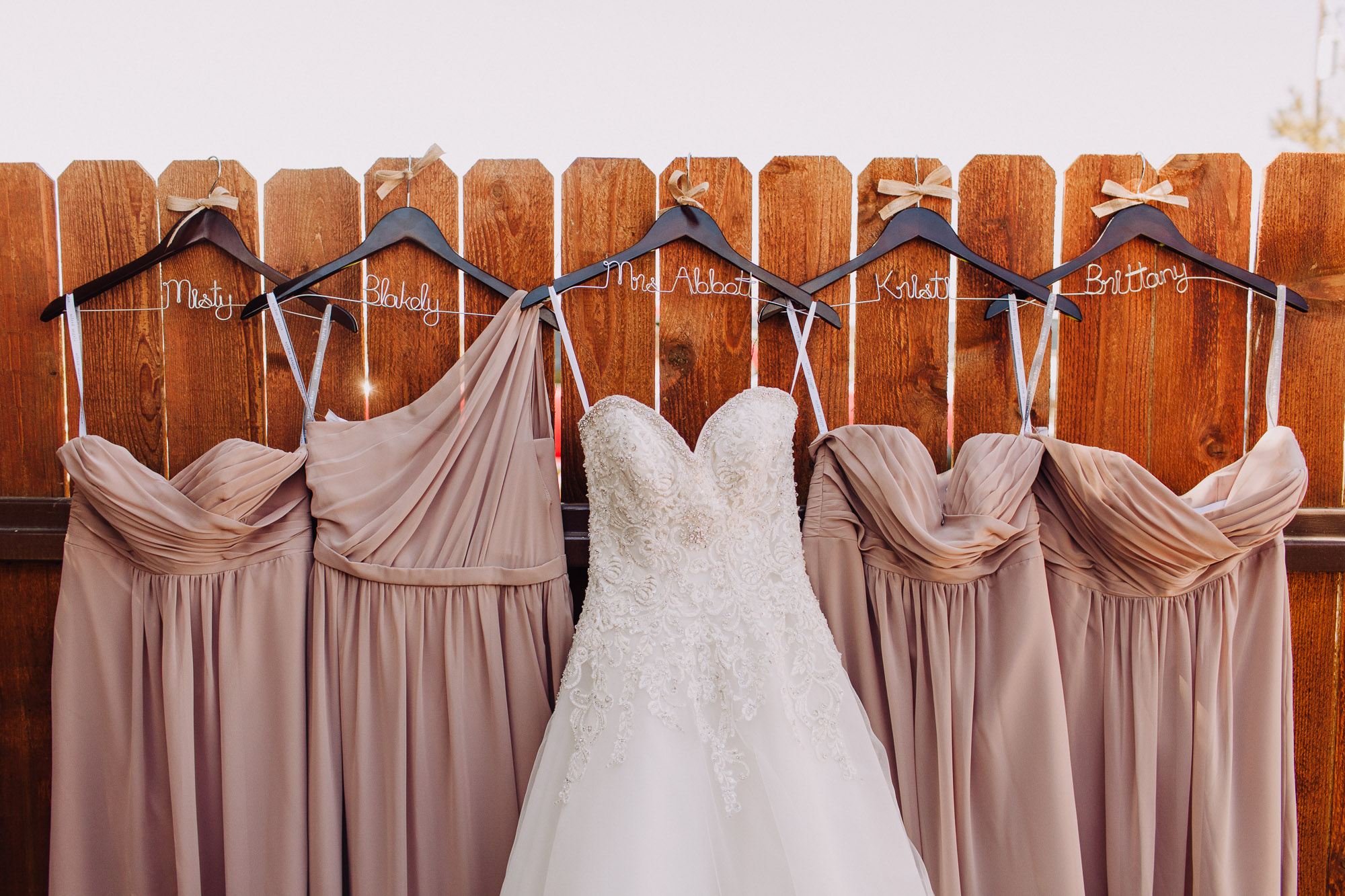 dee-bar-ranch-bend-wedding-photographers-005