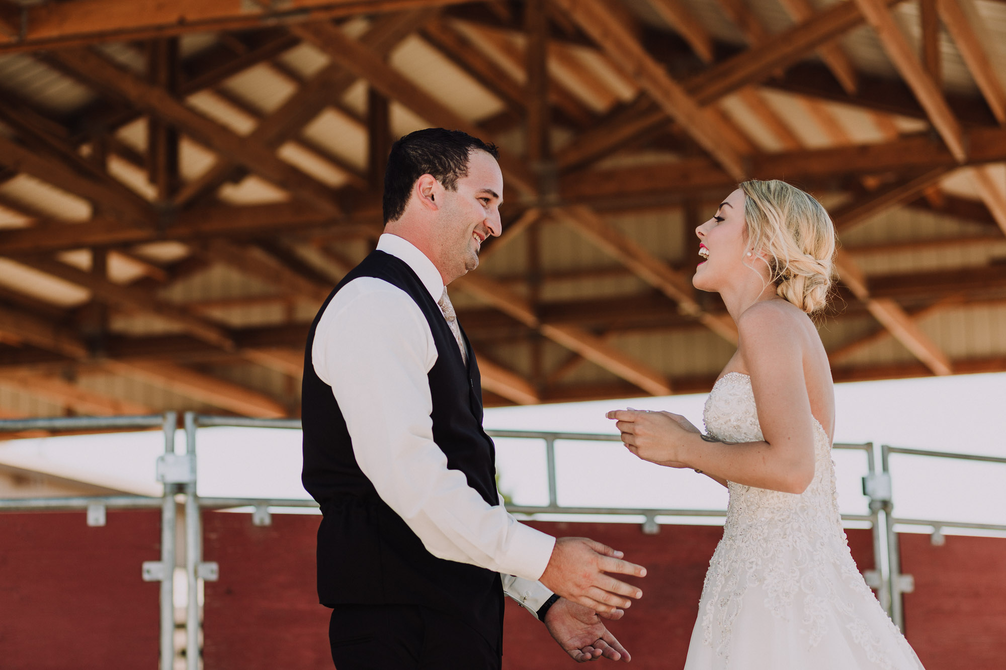dee-bar-ranch-bend-wedding-photographers-014