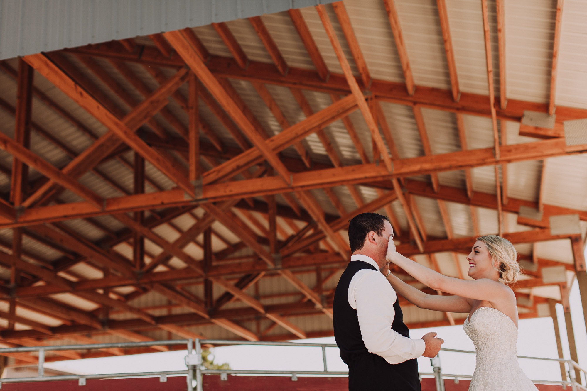 dee-bar-ranch-bend-wedding-photographers-015