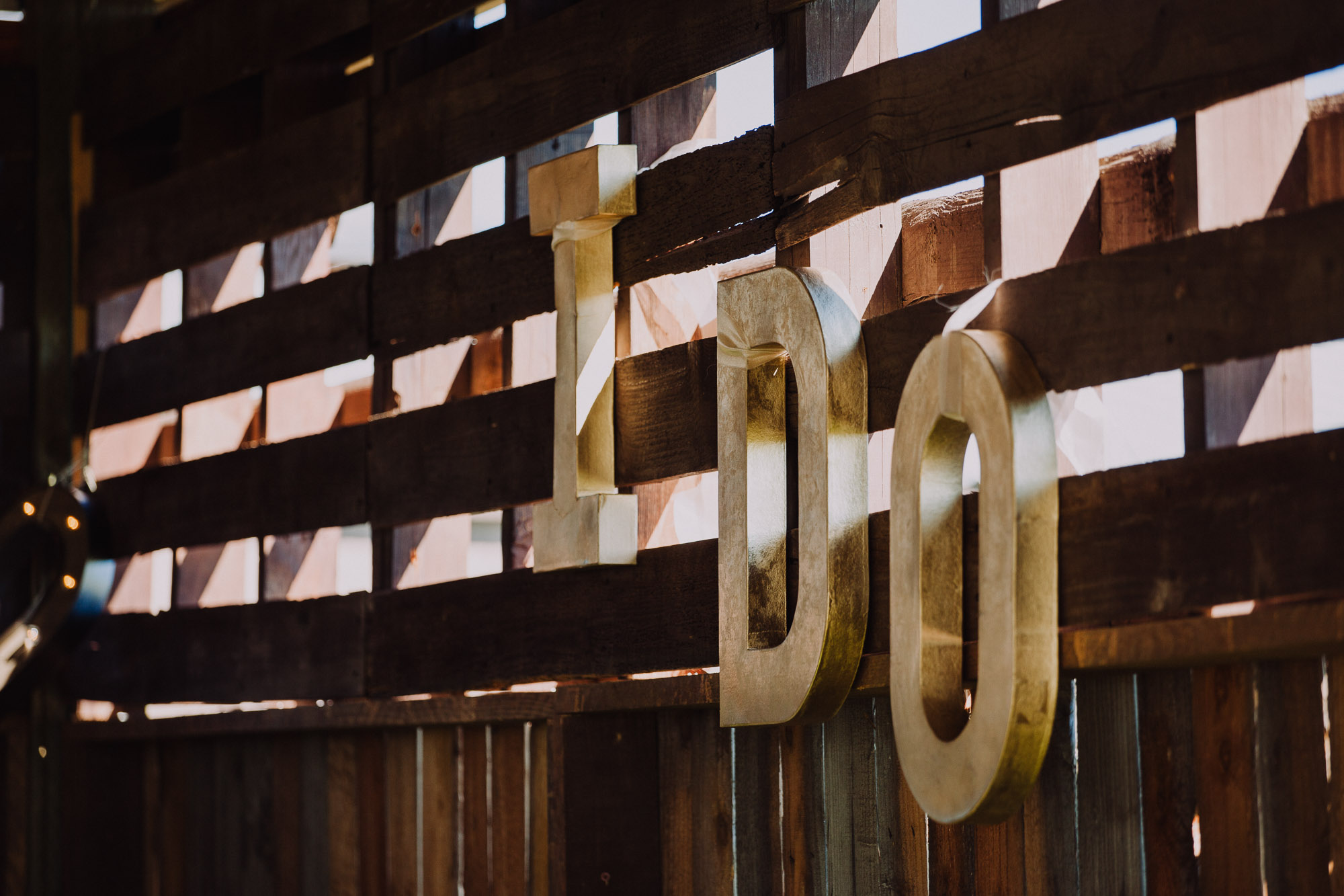 dee-bar-ranch-bend-wedding-photographers-027