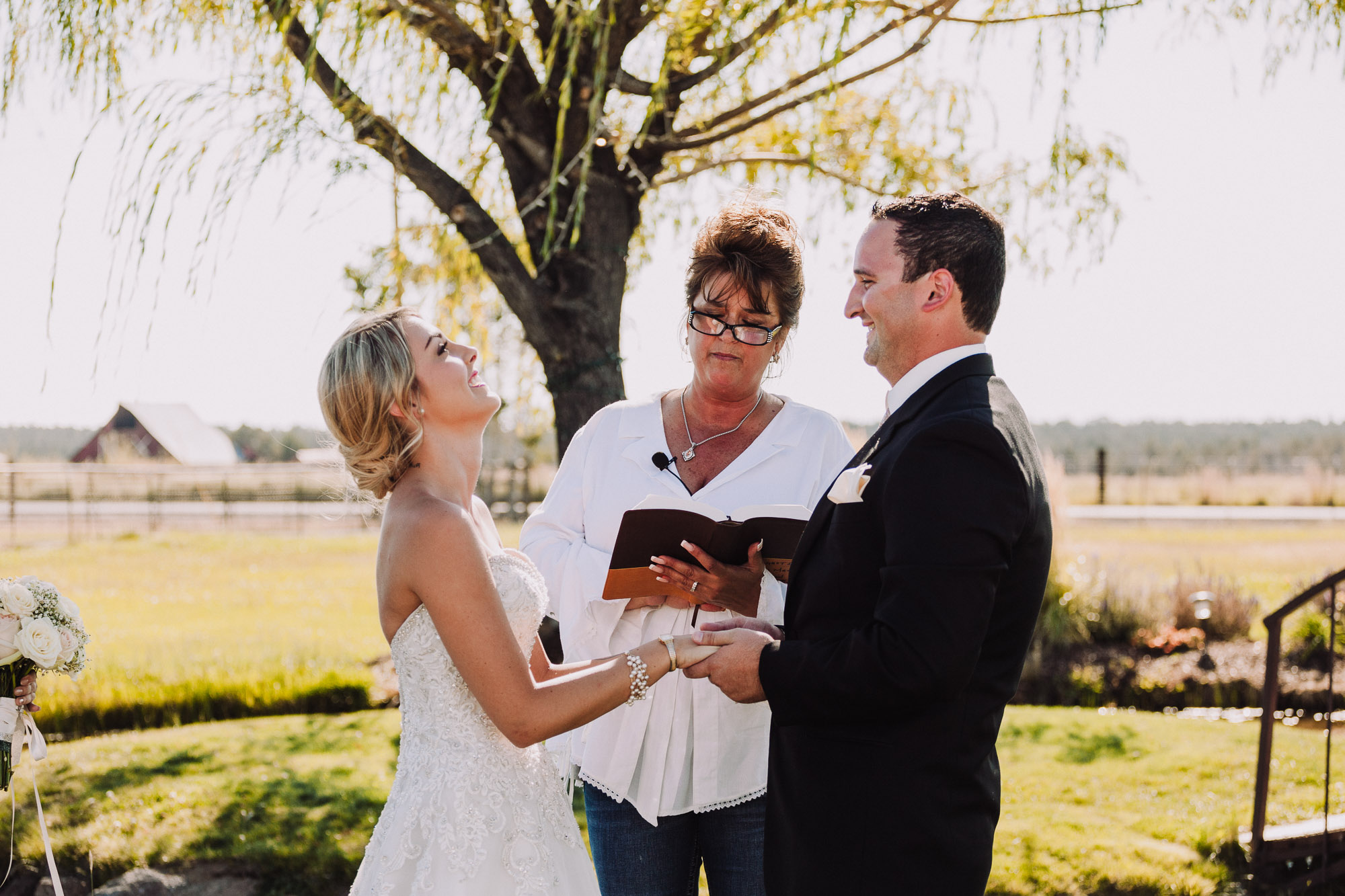 dee-bar-ranch-bend-wedding-photographers-031