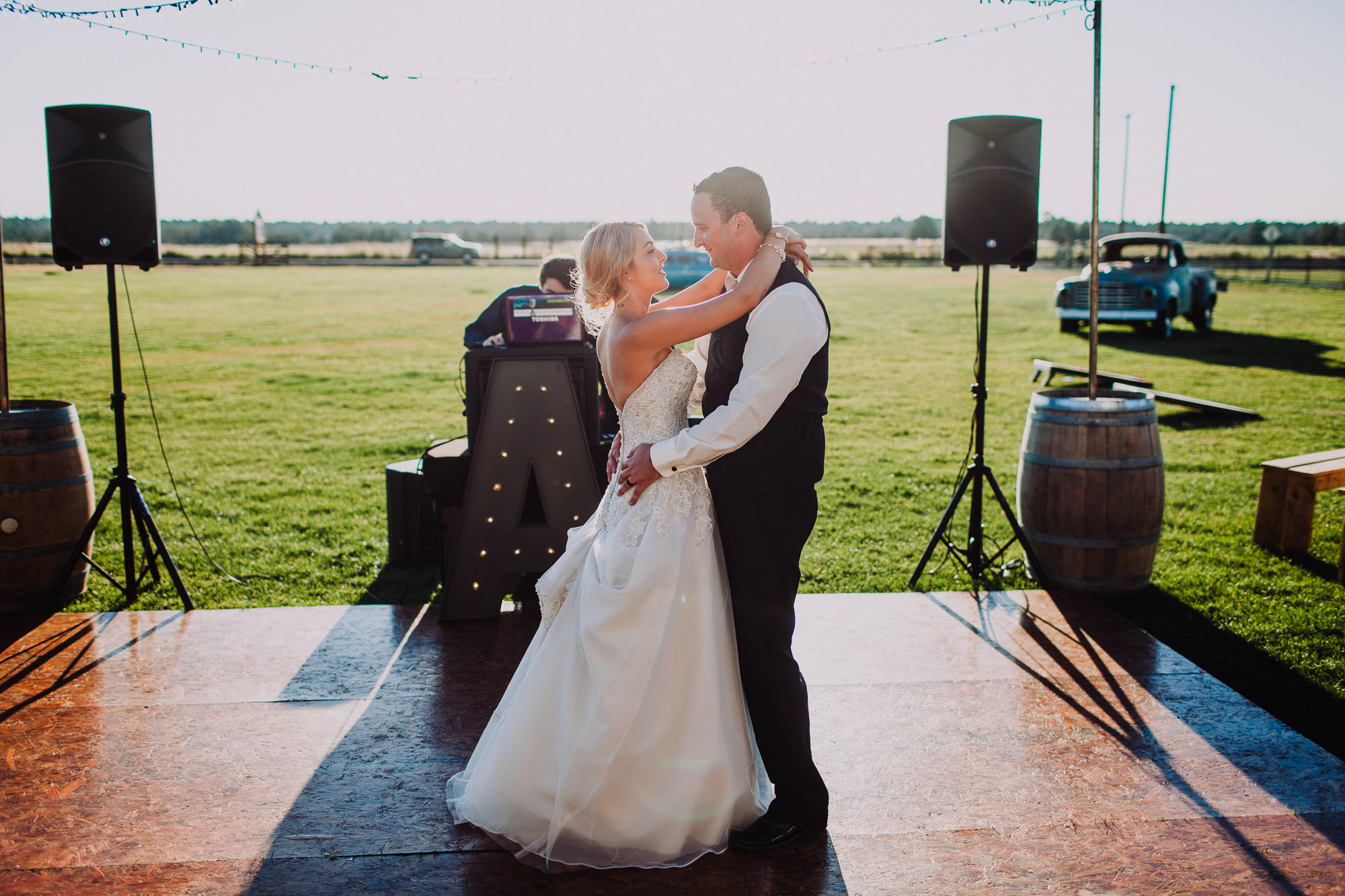 dee-bar-ranch-bend-wedding-photographers-050
