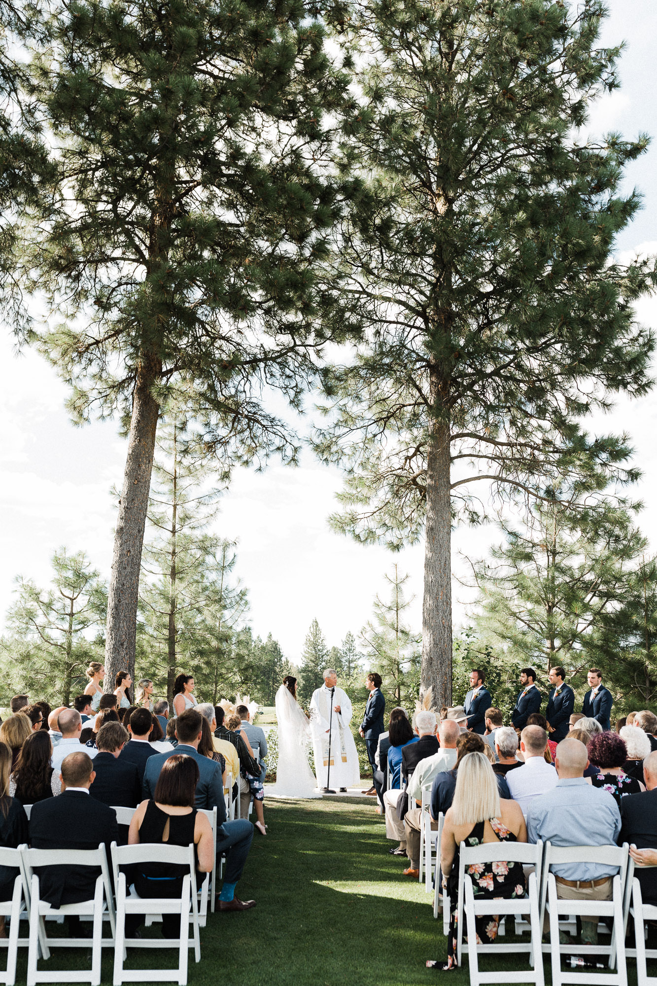 Wedding ceremony at Broken Top Club in Bend, Oregon