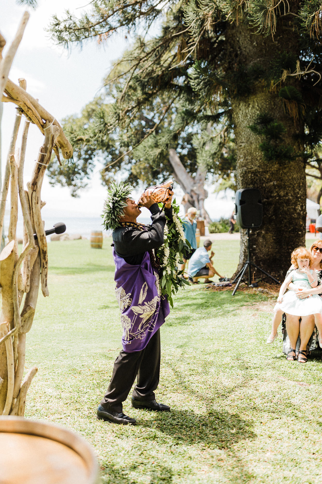 Native-Hawaiian-wedding-officiant-maui